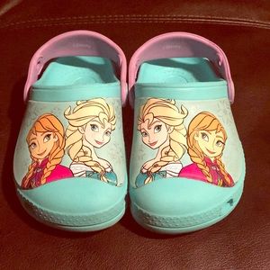Disney Girls Frozen Crocs Size 8/9